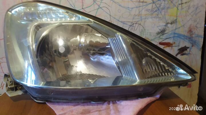 Фара Toyota allion