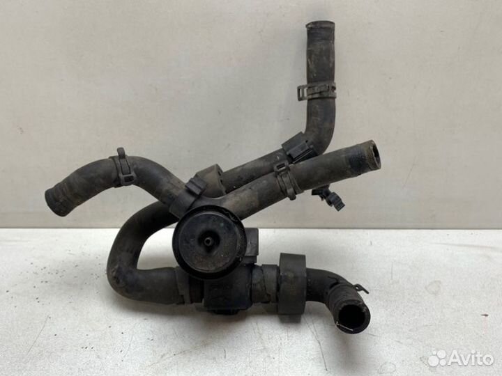 Кран отопителя Volkswagen Touareg 2 3.0 TDI 2012