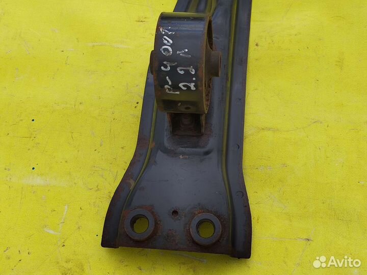 Нижняя балка подрамника Лыжа на Пежо 4007