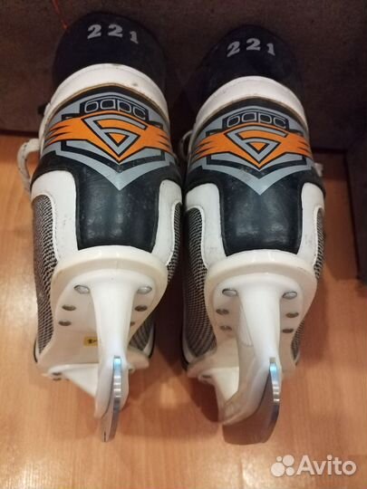 Коньки хоккейные