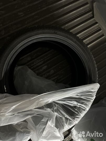 Nokian Tyres Hakkapeliitta R5 245/40 R20 и 275/35 R20