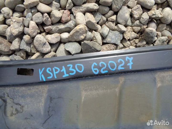 Планка под жабо Toyota Vitz KSP130 1KR-FE 2011/5