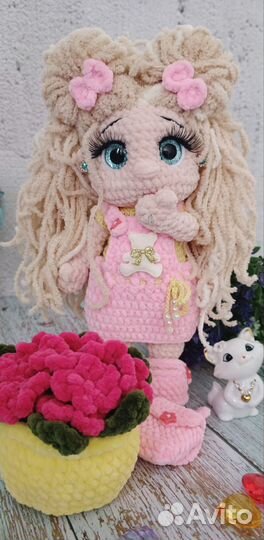 Вязаная игрушка кукла