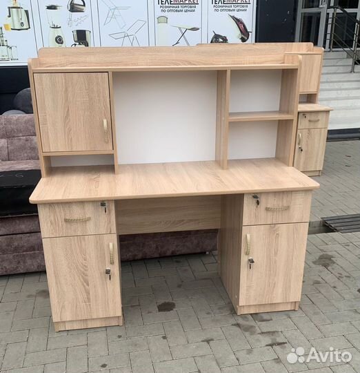 Компьютерный стол