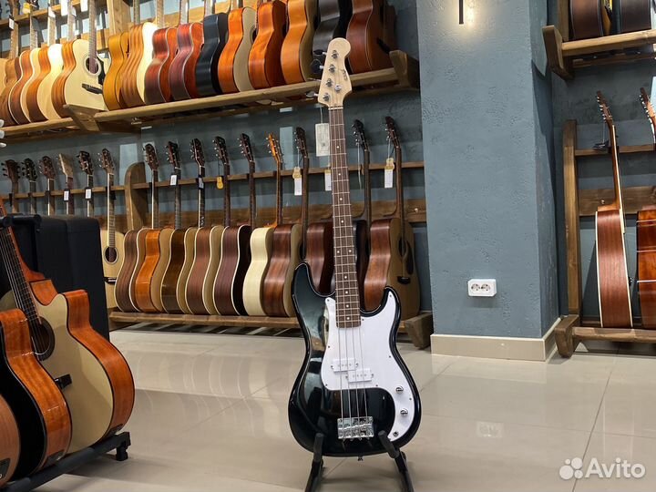 Homage HEB700 Бас гитара