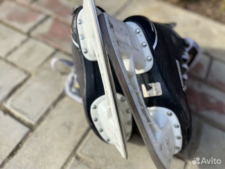 Хоккейные коньки Bauer, р.38,5