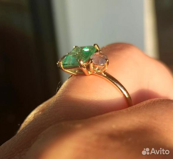 Золотое кольцо природный изумруд,александрит Урал