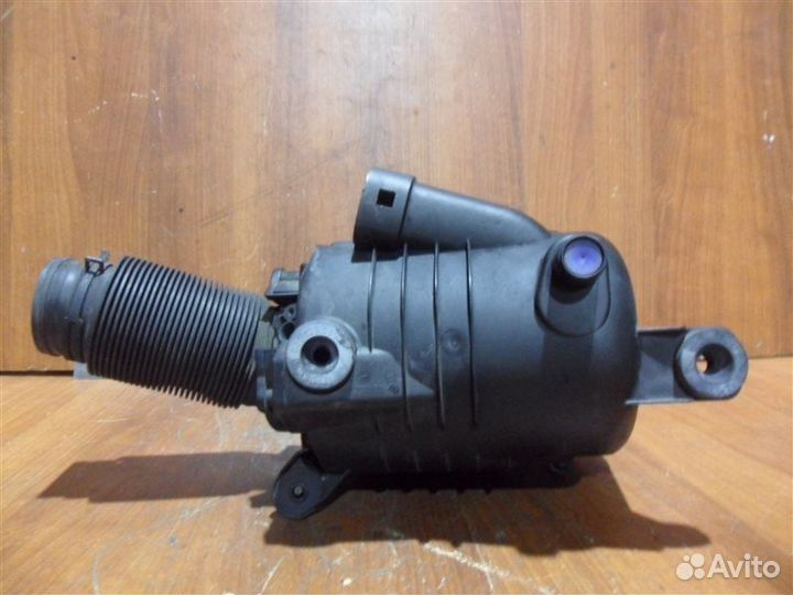 Корпус воздушного фильтра Volkswagen Golf 6 5K1