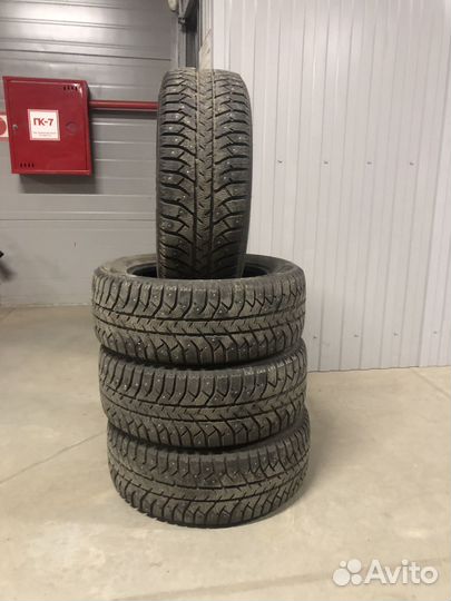 Bridgestone Ice Cruiser 7000S 235/55 R17 99T