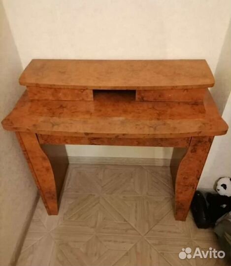 Столик - тумбочка