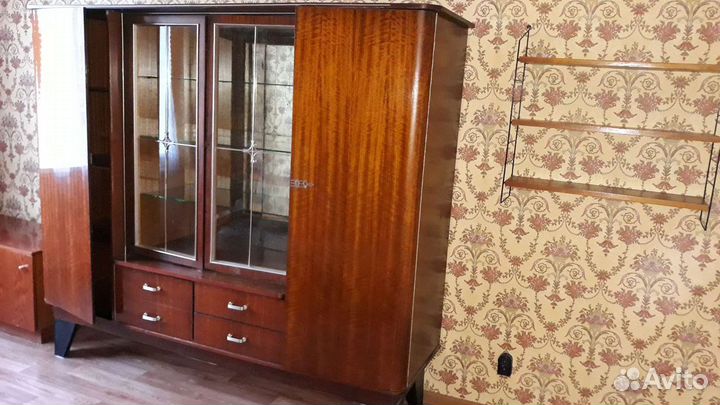 Сервант Хельга