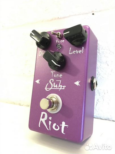 Гитарная педаль перегруза Suhr Riot (копия)