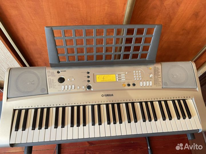 Синтезатор Yamaha psr E-313 + подставка