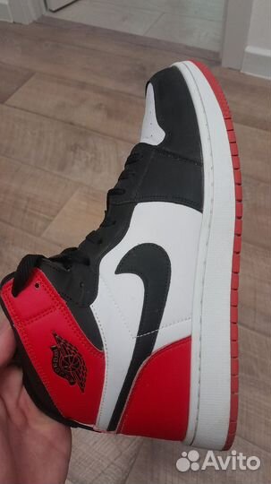 Кроссовки Nike Air Jordan 1