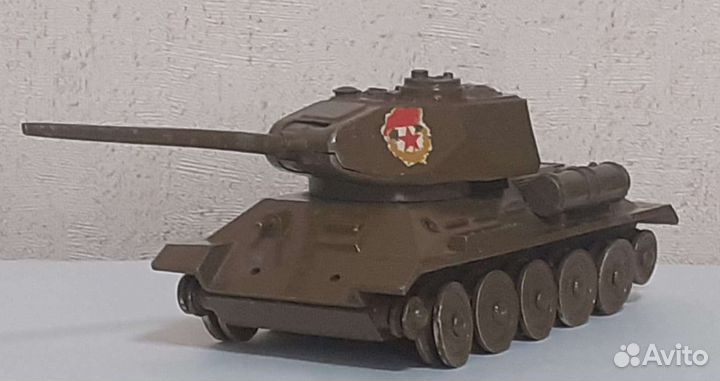 Модели танка Т-34 и пушки СССР