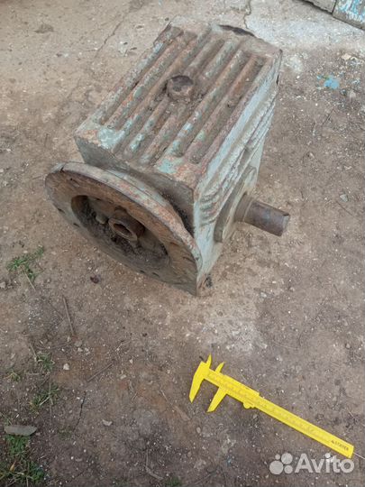 Редуктор угловой