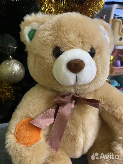 Интерактивный мишка учит цветам