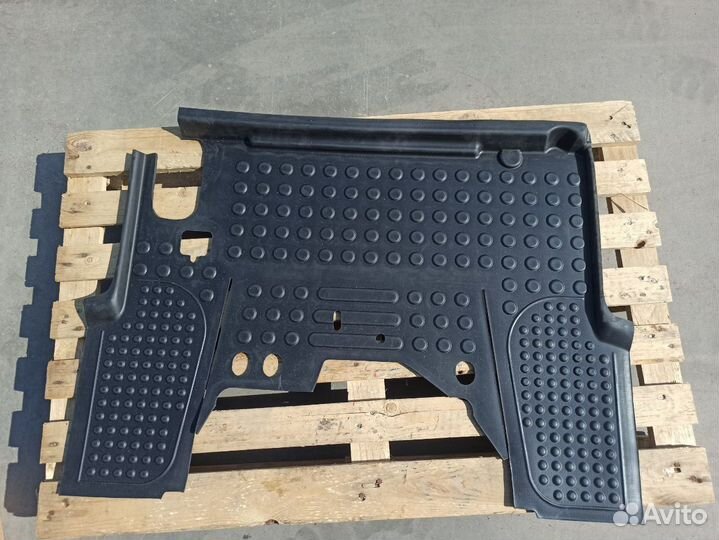 Коврик 80-6702340-В цельный С вырезом (С бортами)