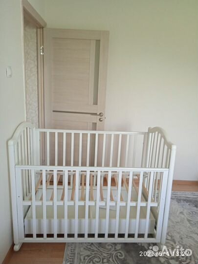 Новая детская кроватка белая с ящиком для белья