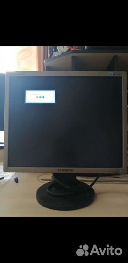 Монитор Samsung