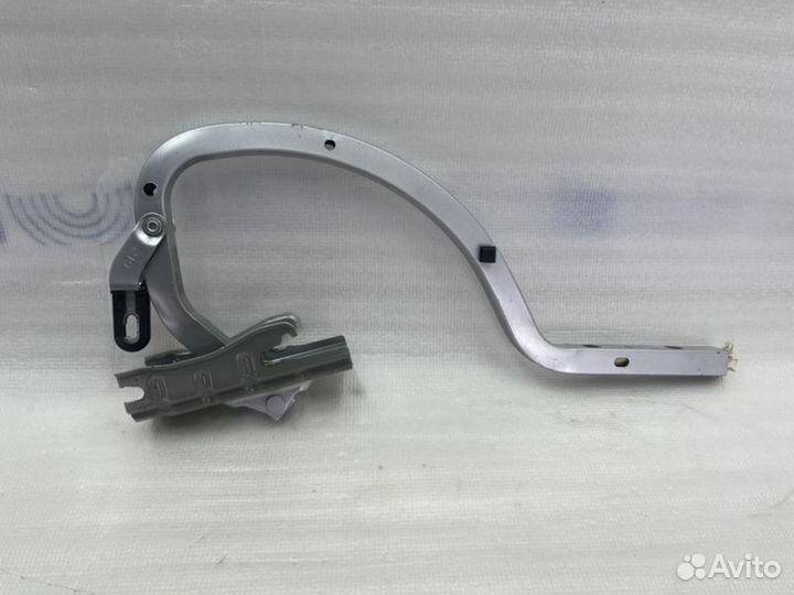 Петля багажника Toyota Camry V50/V55 2011-2018