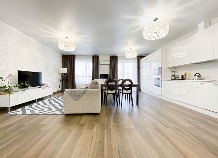 2-к. квартира, 90 м², 2/10 эт.