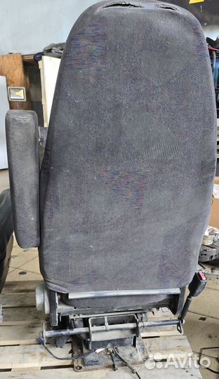 Сиденье водительское USA б/у 20247