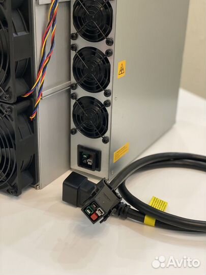 Асик Bitmain Antminer S21 200 Th/s новый