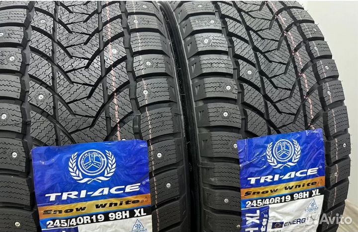 Tri Ace Snow White II Stud 245/40 R19 и 275/35 R19 98J