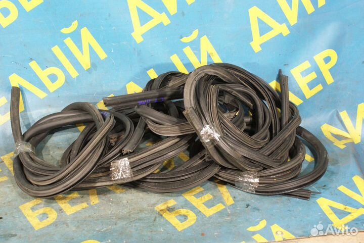 Уплотнитель двери Ford Focus 1