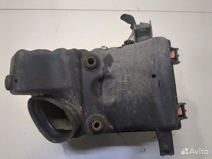 Корпус воздушного фильтра Toyota Corolla E11, 2001