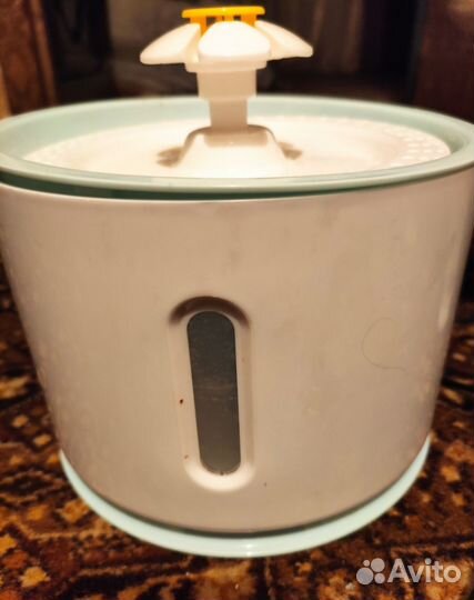 Поилка фонтан для животного