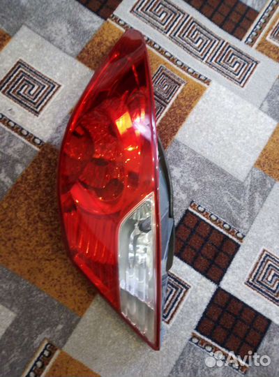 Задняя правая фара