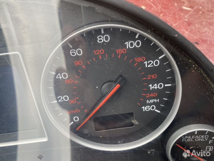 Щиток приборов Audi A4 B6 1.8 америка