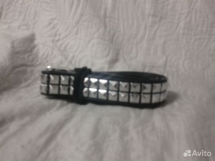 Ремень в заклепках