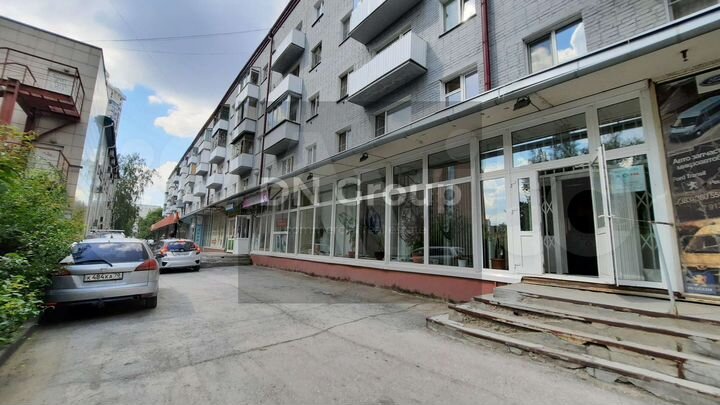 1604.5 м² (1 этаж с подвалом) у метро