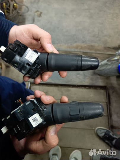 Блок подрулевых переключателей nissan tiida c11