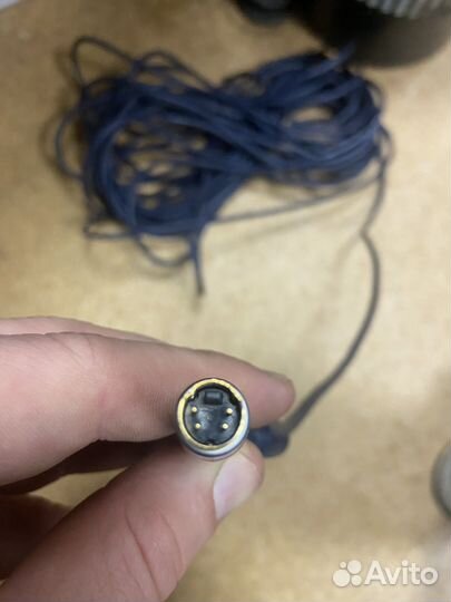 Interconnect cable
