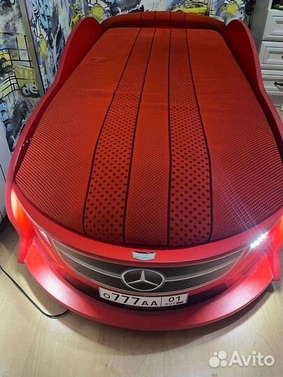 Детская кровать машина с подсветкой бу