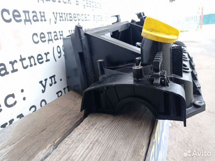 Renault Twingo 2000г Клапанная крышка 1.2