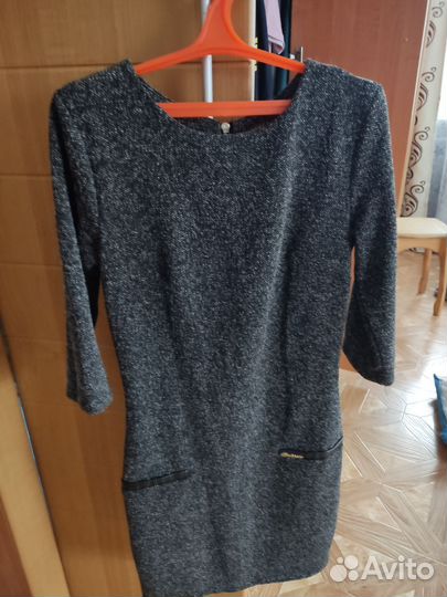 Отдам пакетом женские платья 46-48р