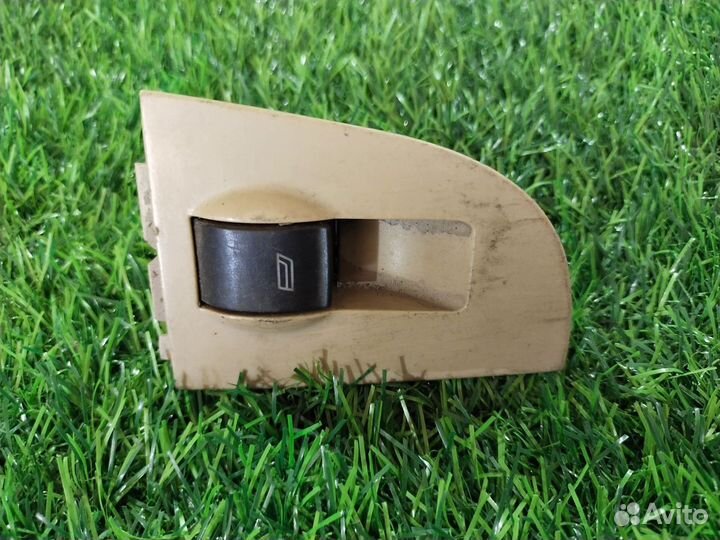 Кнопка стеклоподъемника Audi A6 allroad quattro (C