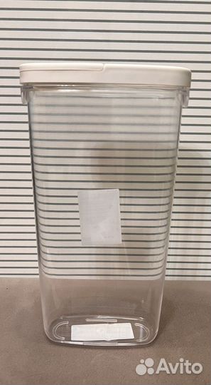 Контейнер с крышкой для сухих продуктов 2,3л