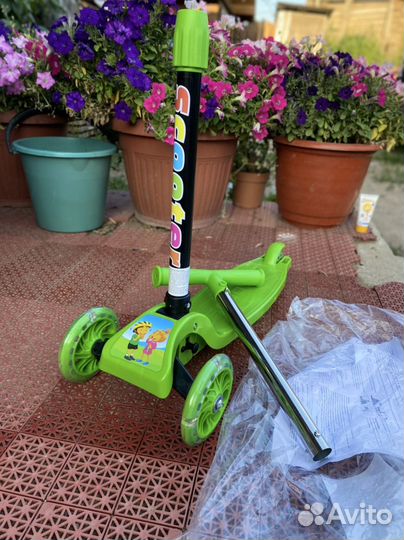 Самокат детский трехколесный новый