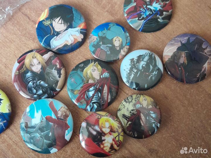 Аниме значки, брелоки, наклейки