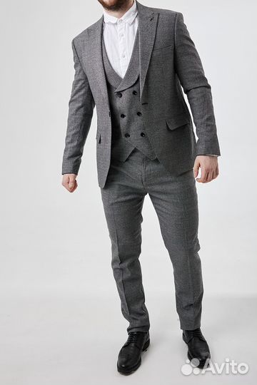 Костюм тройка классический