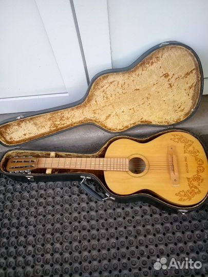 Гитара антиквариат