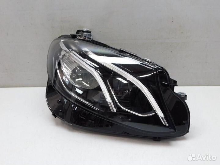 Фара правая Mercedes-Benz E-Class