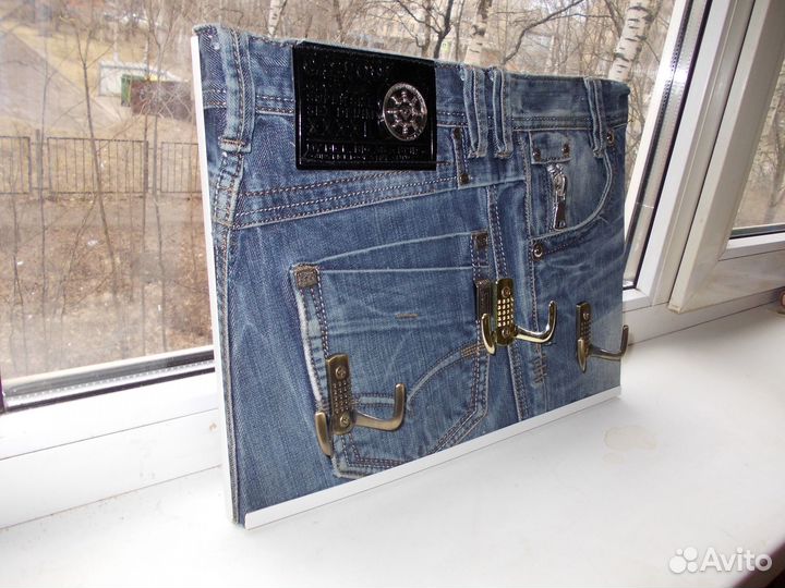 Вешалка для одежды, настенная. 