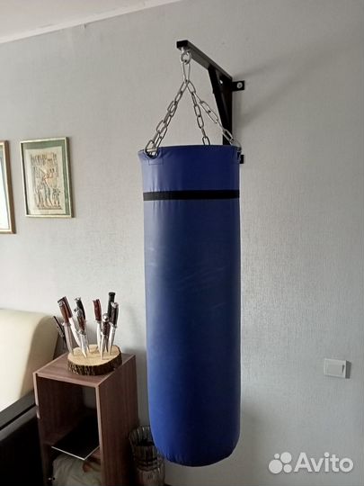 Настоящая боксерская груша. Тяжелая.С кронштейном